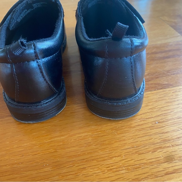 Black dress shoes Toddler Size 11 - Picture 3 of 4
